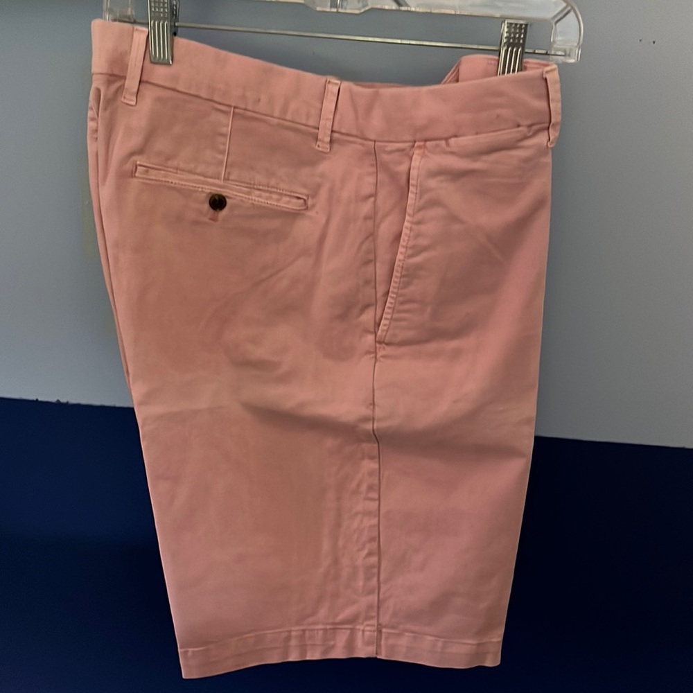 GAP men’s shorts, size 33 w 10” inseam